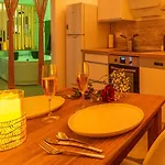 Le Lovely Narbonnais - Balneo & Sauna Apartamento *
