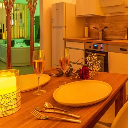 Le Lovely Narbonnais - Balneo & Sauna Apartamento *